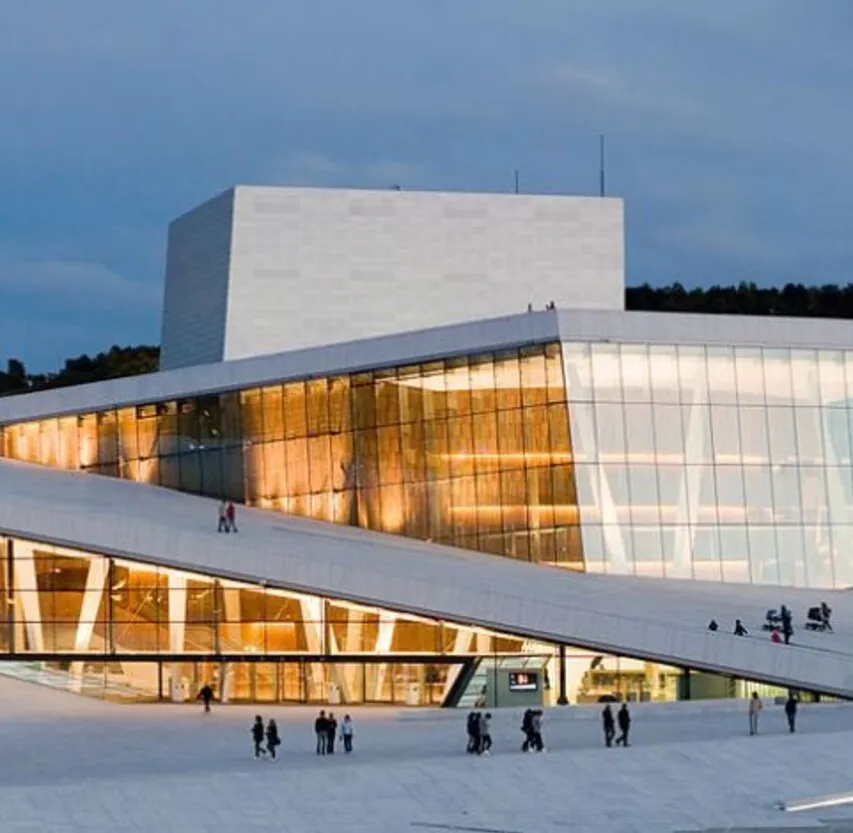 Fra kj&oslash;kkenbenken til Den Norske Opera